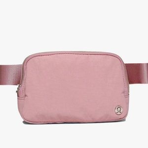 Lululemon everywhere belt bag
